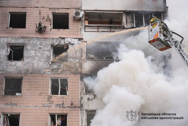 У Запоріжжі росіяни скинули авіабомбу на багатоповерхівку