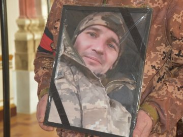 У Луцьку поховали Героя Віталія Майсузенка