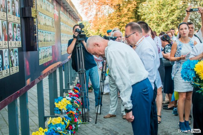 У Луцьку вшанували пам'ять загиблих воїнів АТО. ФОТО