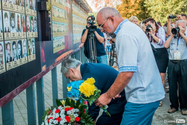 У Луцьку вшанували пам'ять загиблих воїнів АТО. ФОТО