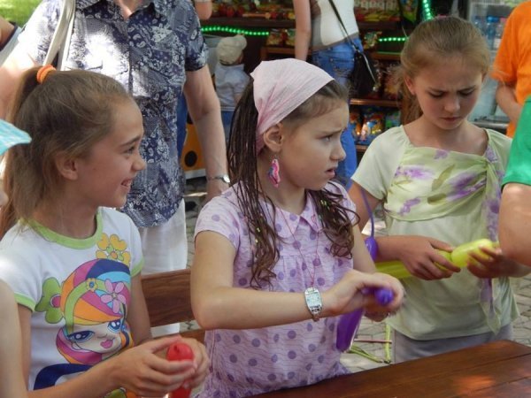 У Луцьку біженцям зібрали речі. ФОТО