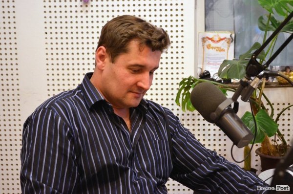 Ведучий Андрій Роїк