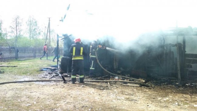 У волинянина згорів дерев'яний хлів із сіном. ФОТО