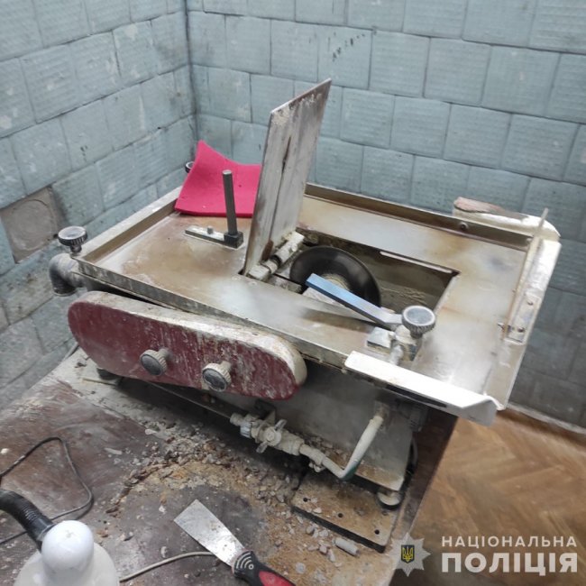 На Волині розгромили солідну банду копачів бурштину