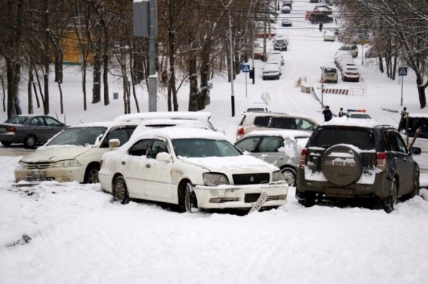 Масова аварія в Росії: вулиця стала звалищем битих машин. ФОТО. ВІДЕО