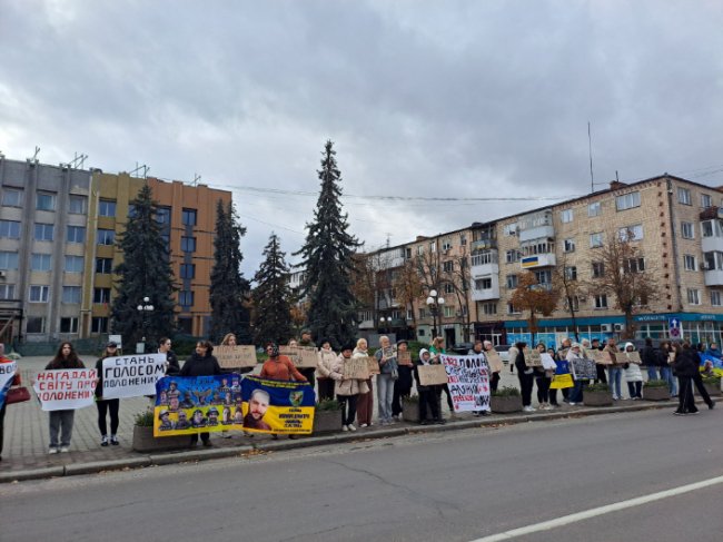У кількох містах на Волині відбулися акції на підтримку полонених. ФОТО