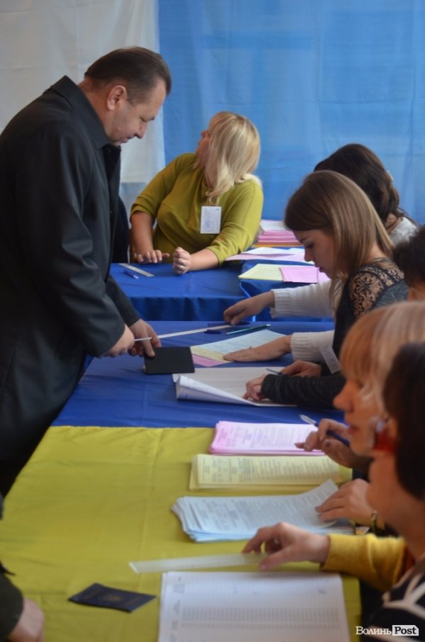 Колишній голова Волинської ОДА закликав громадян прийти на вибори.ФОТО