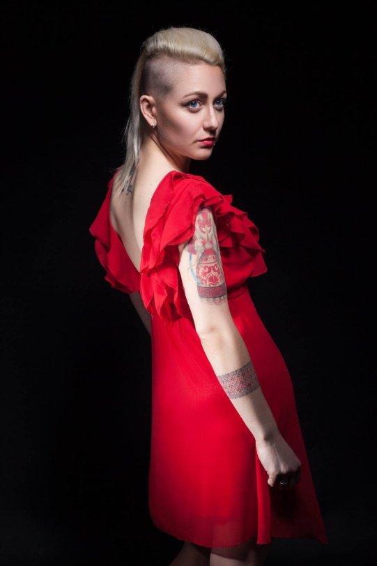 Відома луцька ведуча розповіла про свої секретні татуювання