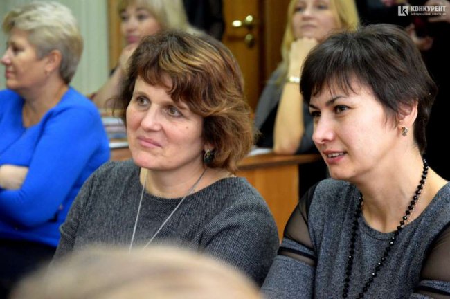 Двом луцьким гімназіям подарували інтерактивні панелі. ФОТО