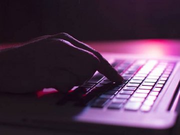 На Волині судили восьмикласницю за розповсюдження дитячої порнографії