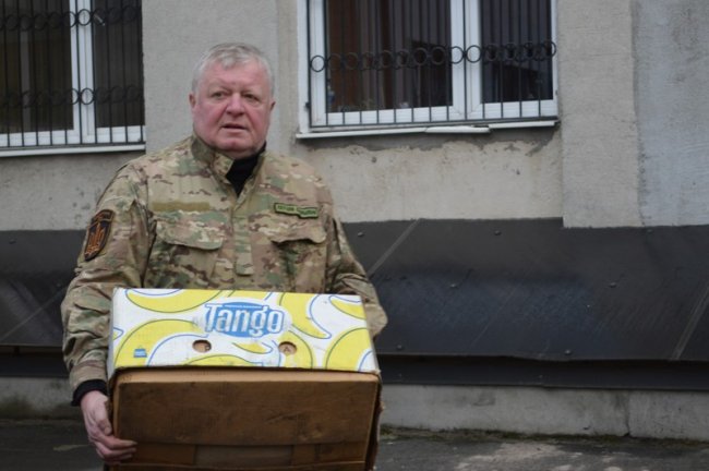 Волинські волонтери повезли різдвяні подарунки бійцям 14-ї бригади. ФОТО