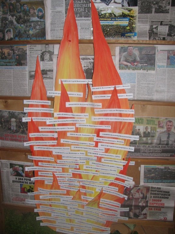 На Волині діти виготовили паперові сувеніри для бійців. ФОТО