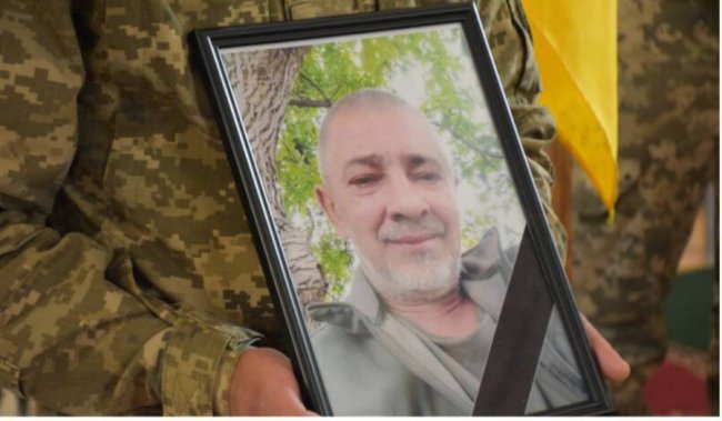 Лучани провели в останню дорогу Героя Олександра Ульяницького, який загинув 7 місяців тому