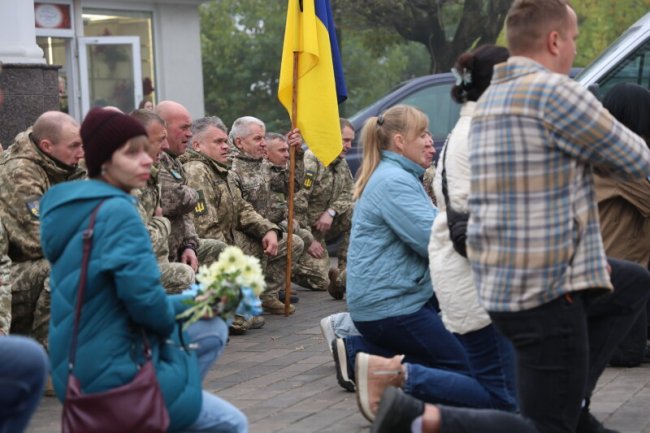 Луцьк - у скорботі: в останню дорогу провели трьох Героїв - Олега Березовського, Олега Годлевського та Василя Мельничука