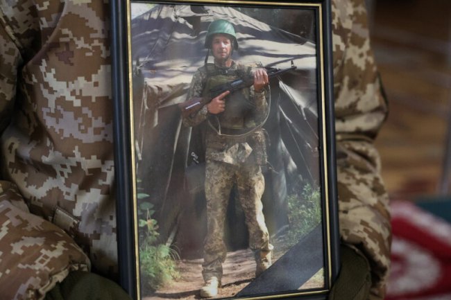 Луцьк - у скорботі: в останню дорогу провели трьох Героїв - Олега Березовського, Олега Годлевського та Василя Мельничука