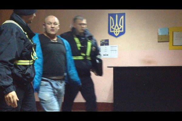 Нічна пригода в Луцьку: затримали екс-міліціонера напідпитку
