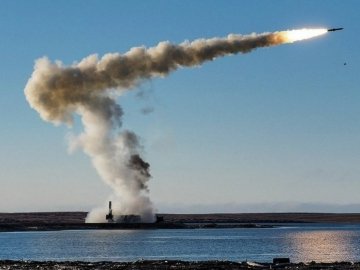 Вночі росія вдарила ракетами «Калібр» по Одещині: є загиблий