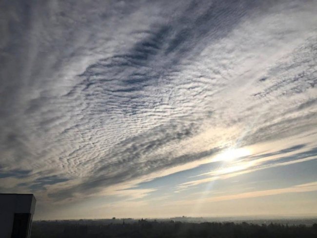 Неймовірні світанки і багряне небо увечері: сонячна магія над ЖК «Супернова»*