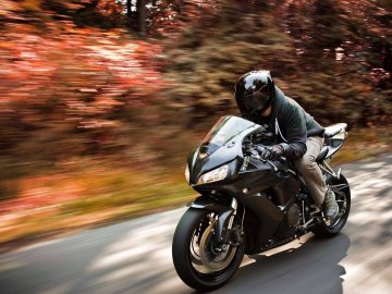 Луцький депутат тікав від поліції на мотоциклі, який розшукує Інтерпол