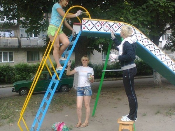 У Луцьку з'явився «патріотичний» двір.  ФОТО