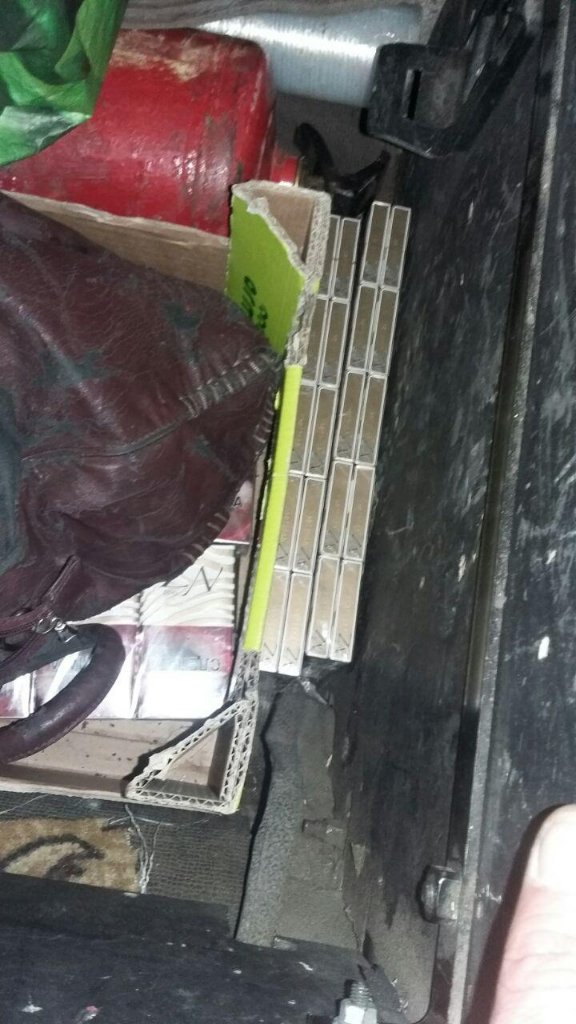 На «Ягодині» у двох фурах виявили контрабанду 