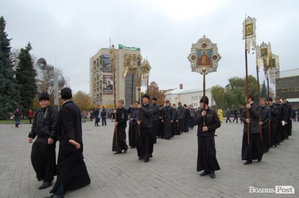 У Луцьку молилися за українську владу і вступ до ЄС. ФОТО 