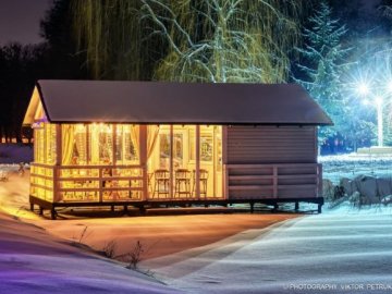 Зимова казка: опублікували неймовірні світлини вечірнього парку Луцька. ФОТО