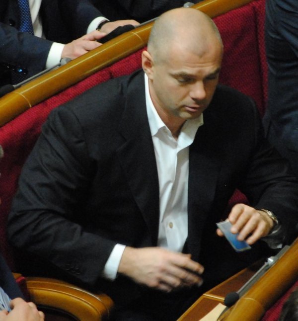 Ігор Палиця сьогодні все ще з карточкою. Подивимось-чи надовго?  (Фото Сергія Шаповала, взято з мережі Facebook)