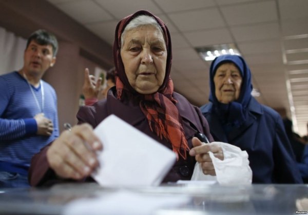 Як на Сході «відреферендились» від України. ФОТО