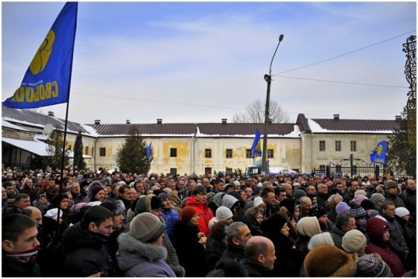 «Євронеділя» в Луцьку: віче, хода та панахида. ФОТО