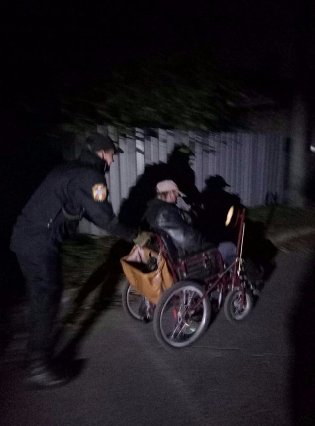 У Луцьку нічним містом їздив п'яний  візочник