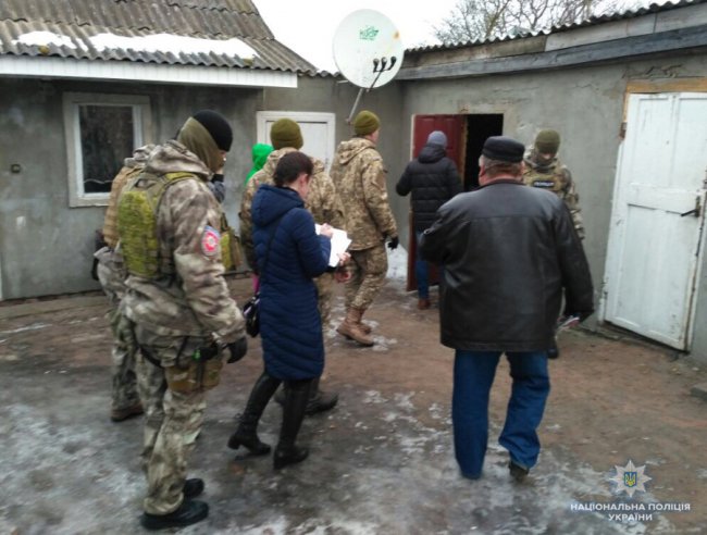 Відбирав документи і залякував: розповіли, як працював торговець людьми з Волині. ФОТО