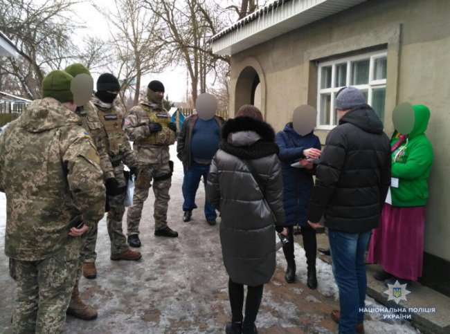 Відбирав документи і залякував: розповіли, як працював торговець людьми з Волині. ФОТО