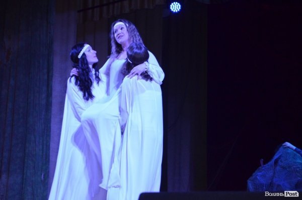 У Луцьку показали виставу «Великий Льох» у сучасні інтерпретації. ФОТО