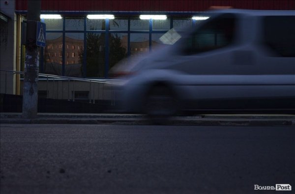 Перші авто, наче привиди