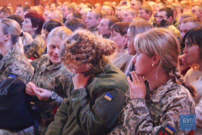 У Володимирі-Волинському урочисто вітали військових, які повернулися з ООС