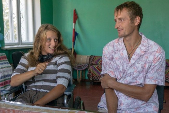 Він став для неї ногами: зворушлива історія кохання подружжя волинян. ФОТО