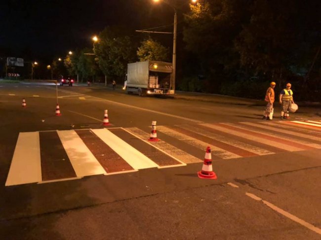 На луцьких дорогах оновлюють розмітку