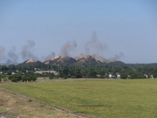 У Донецьку снаряди зрешетили житлові будинки. ФОТО
