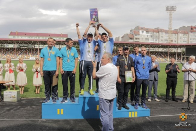 Волинські рятувальники вибороли бронзу на змаганнях пожежників 