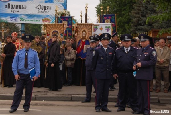 Парад Перемоги у Луцьку пройшов з комуністами і міліцією
