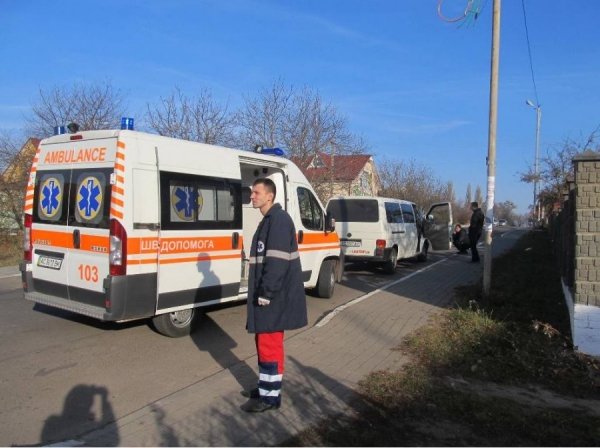 Біля Луцька підірвалося авто з водієм. ФОТО