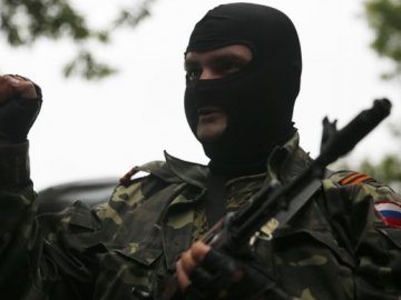 Терористи обстріляли пункт видачі української гуманітарки