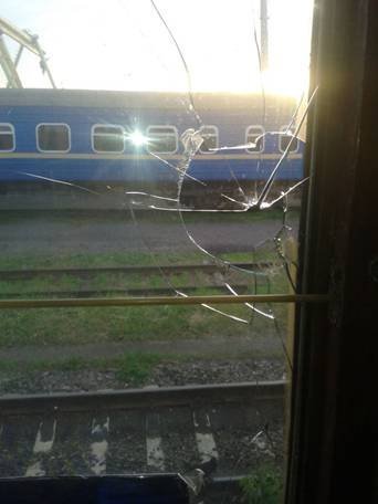 Двоє п`яних школярів побили вікна ковельського поїзда. ФОТО