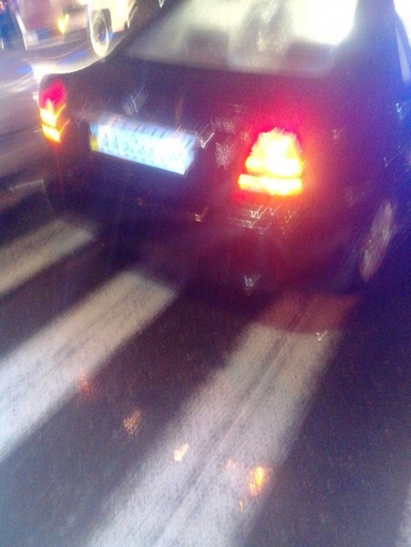 Аварія в Луцьку: дівчина потрапила під колеса Geely на «зебрі»