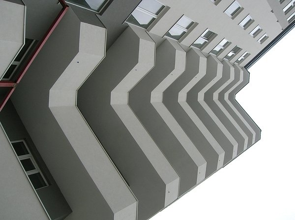 Багатоповерхівку на Київському майдані здадуть у вересні. ФОТО