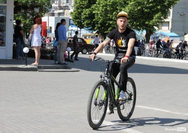 Велодень у Луцьку зібрав більше тисячі людей. ФОТО 