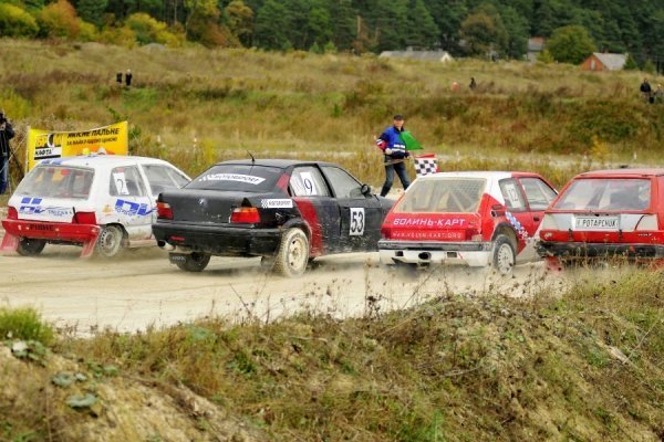 Автомотофестиваль під Луцьком: день перший. ФОТО. ВІДЕО