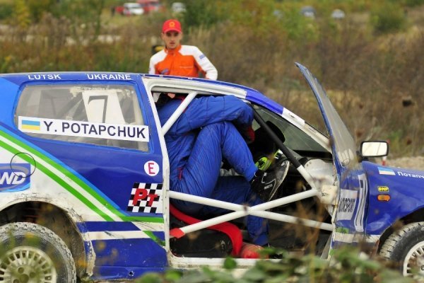 Автомотофестиваль під Луцьком: день перший. ФОТО. ВІДЕО