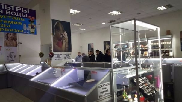 У Миколаєві зухвало пограбували ювелірний магазин. ФОТО